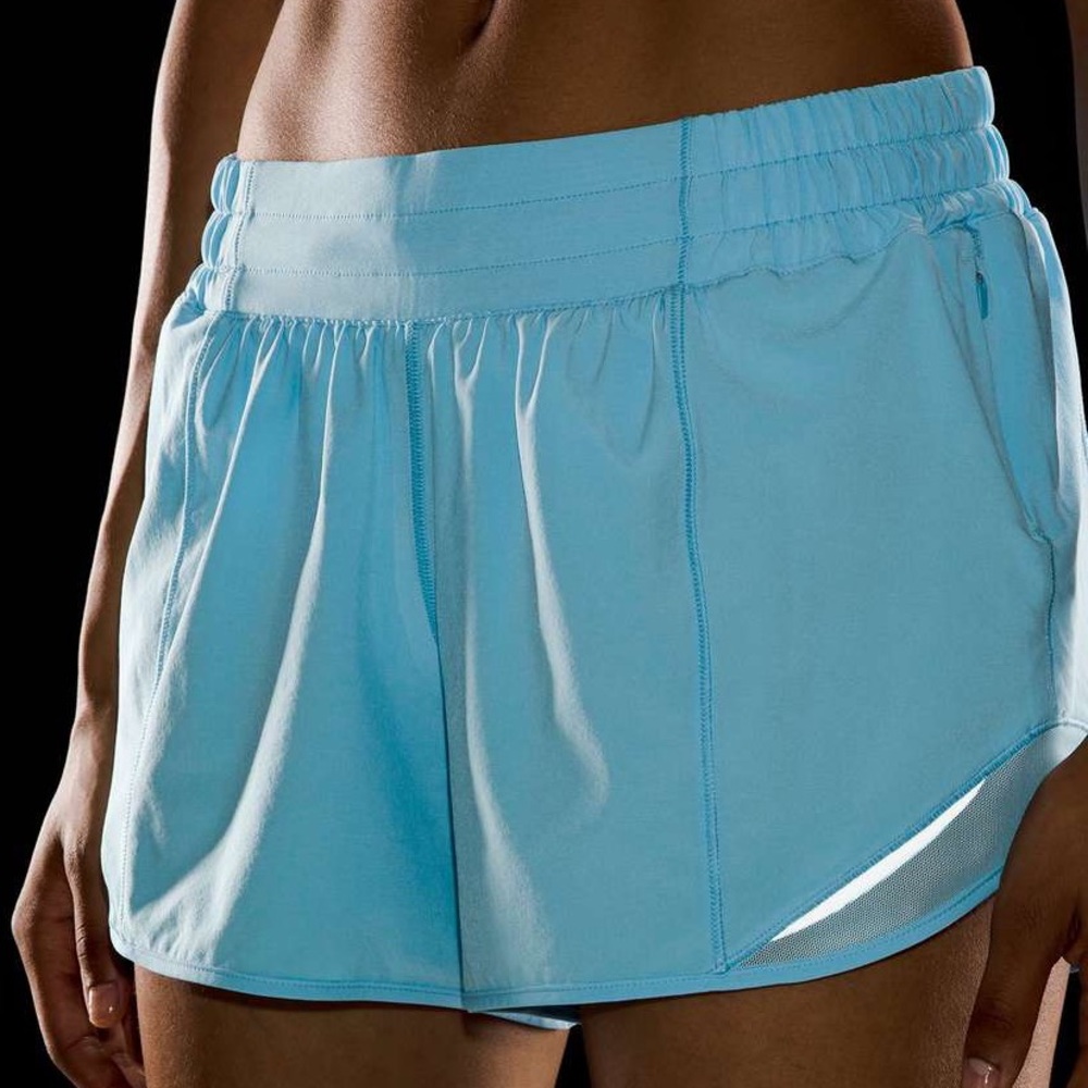 Lululemon Hotty Hot Short 4" Blue Chill in Size 4